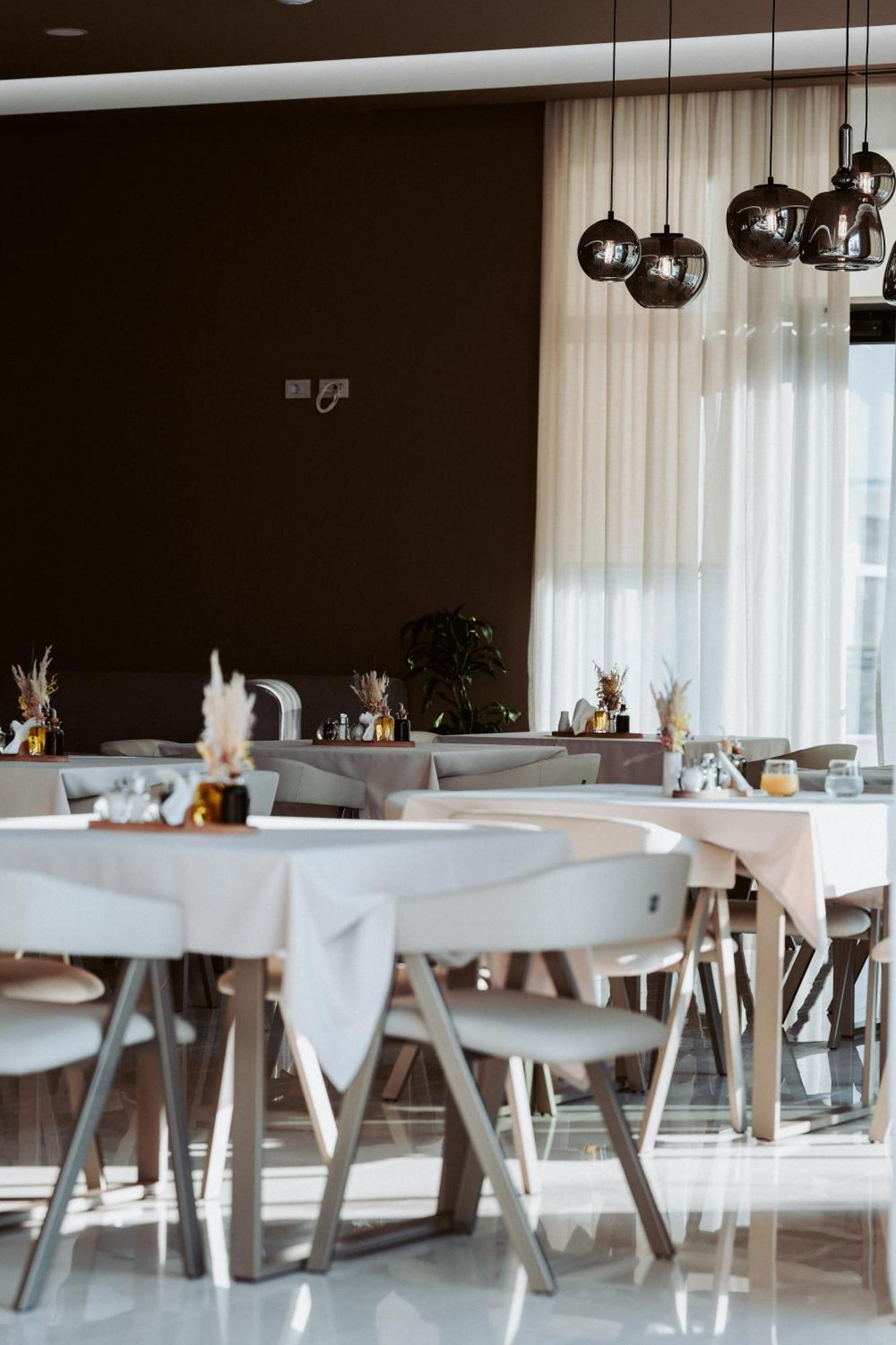 Hotel Naos Luxury Orikum