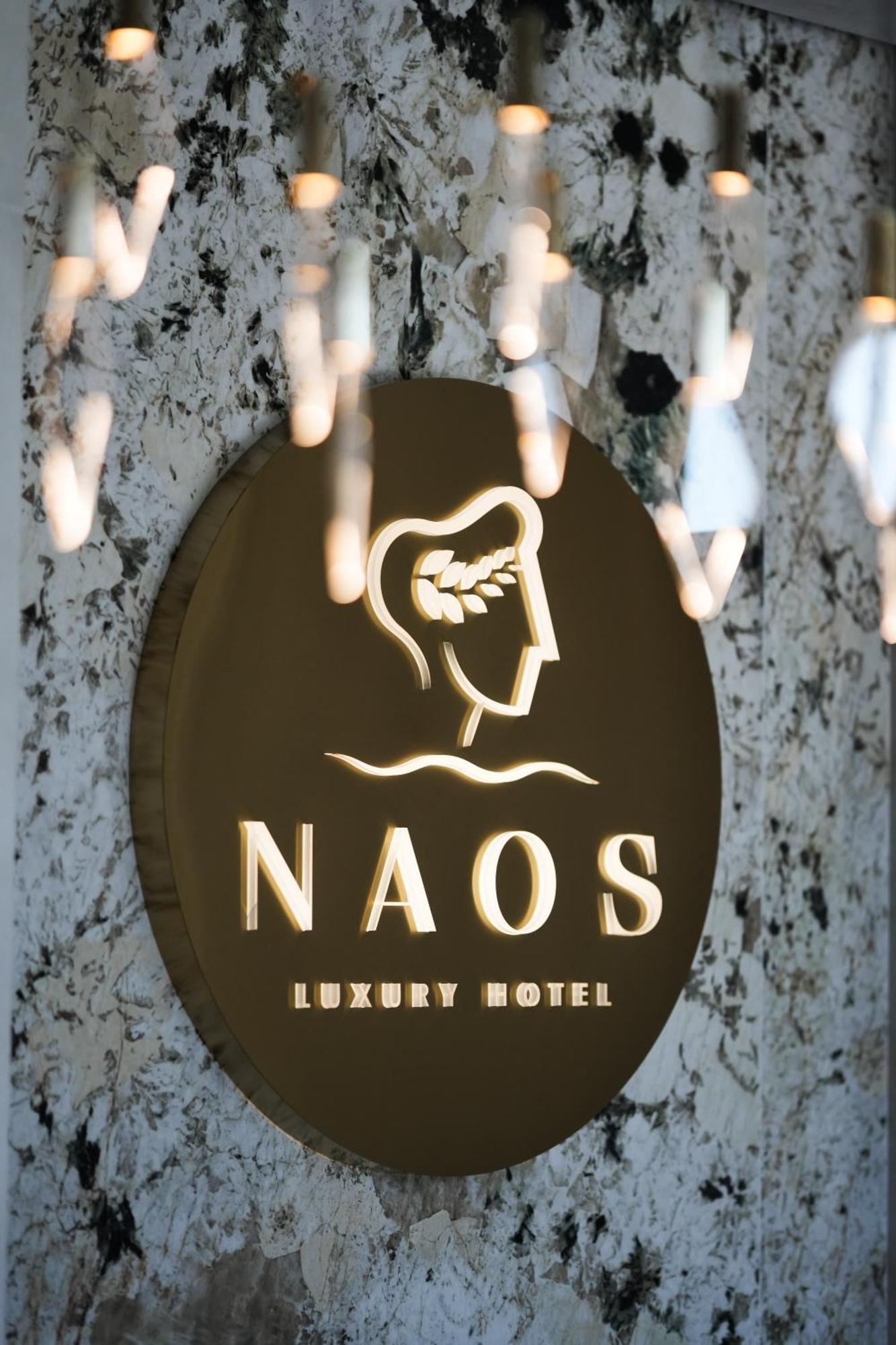 Hotel Naos Luxury